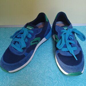 Geox kids size 3 suede lace retro cool sneakers excellent condition